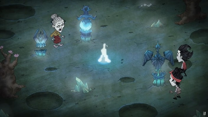 The Gestalt summoned by the Enlightened Crown attacking an enemy